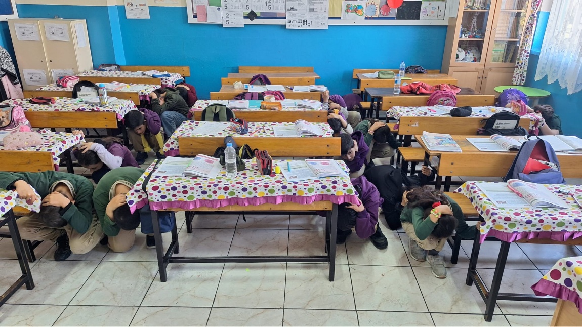 Batıkent İlkokulu Deprem Tatbikatı
